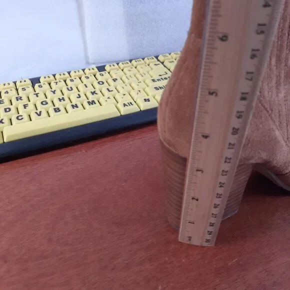 NEW ! Marc Fisher Women Alva Tan Suede Ankle Boot Size 5 - Picture 6 of 6